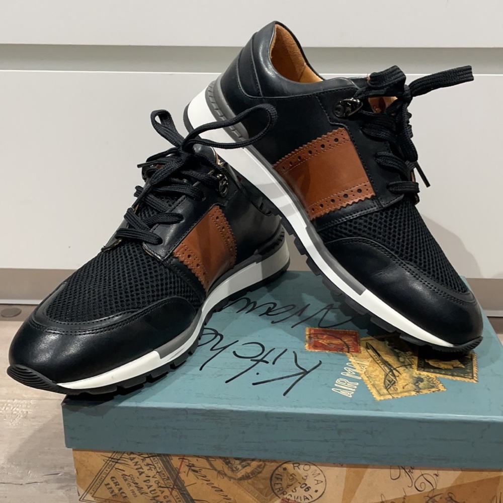 Men’s Sneaker brand new, never used .